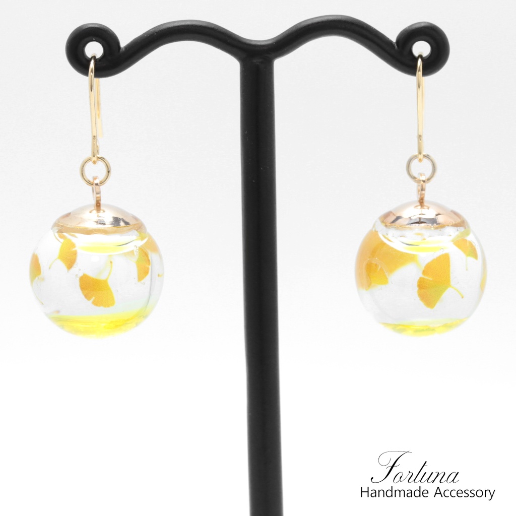 水に浮かぶ銀杏(859) ピアス/イヤリング/ノンホールピアス/樹脂ピアス