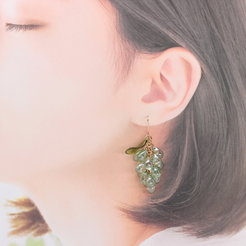 ぶどう~マスカット~(881) ピアス/イヤリング/ノンホールピアス/樹脂ピアス
