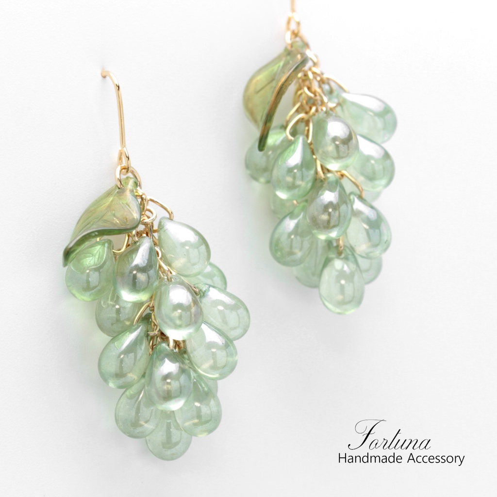 ぶどう~マスカット~(881) ピアス/イヤリング/ノンホールピアス/樹脂ピアス