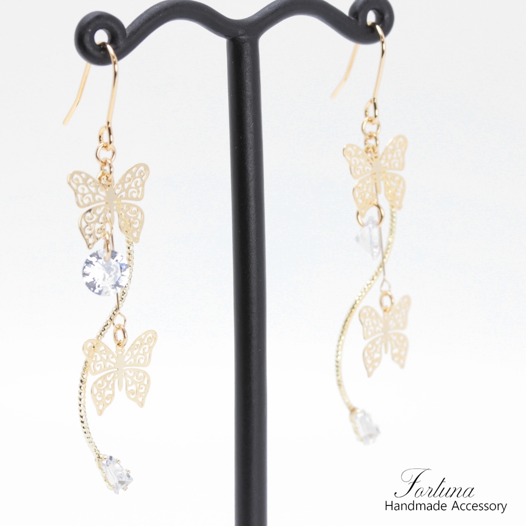 ひらひら蝶々(898) ピアス/イヤリング/ノンホールピアス/樹脂ピアス