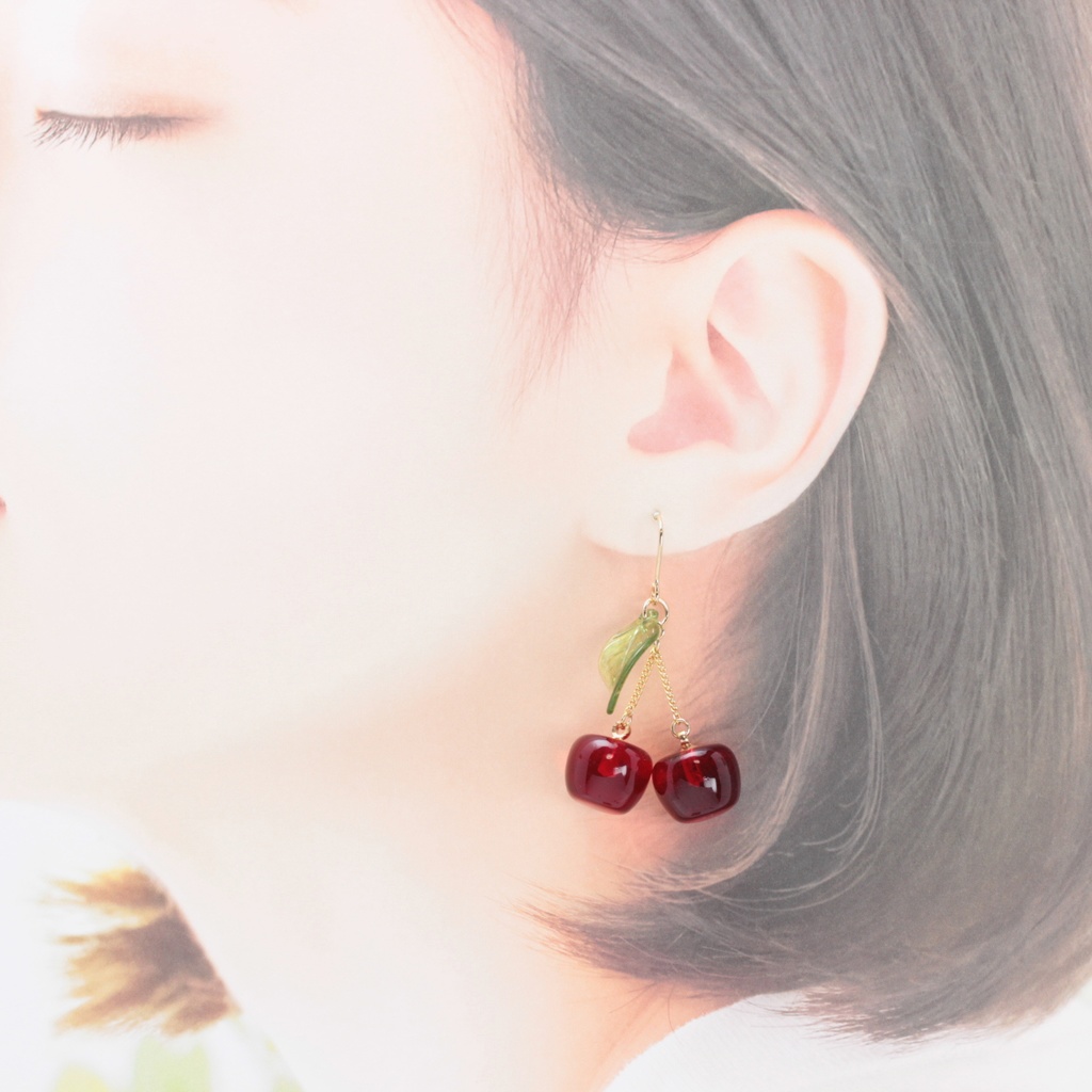 さくらんぼ(918) ピアス/イヤリング/ノンホールピアス/樹脂ピアス