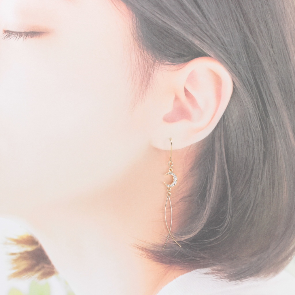 月とウェーブ(921) ピアス/イヤリング/ノンホールピアス/樹脂ピアス