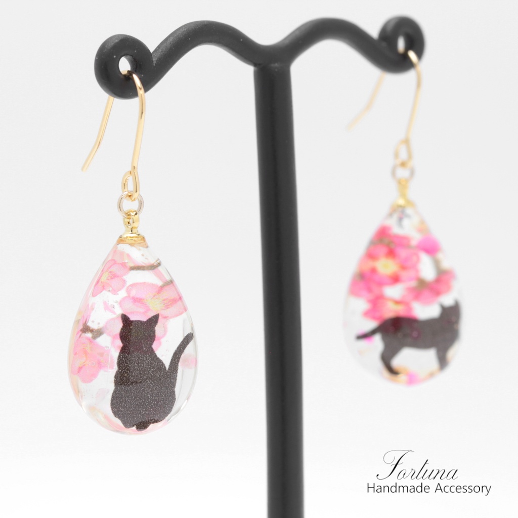 梅と猫(979) ピアス/イヤリング/ノンホールピアス/樹脂ピアス