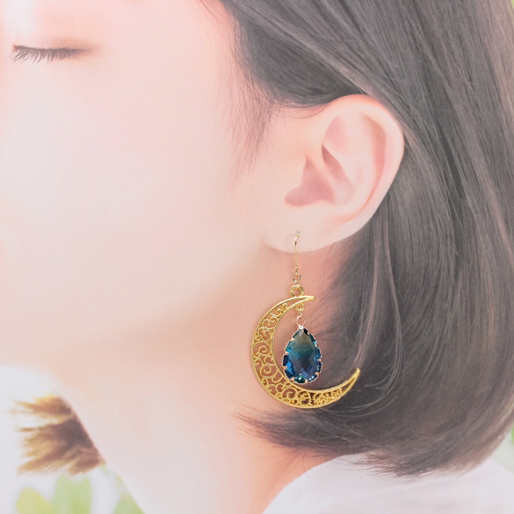 大きな月と雫~Blue~(981) ピアス/イヤリング/ノンホールピアス/樹脂ピアス