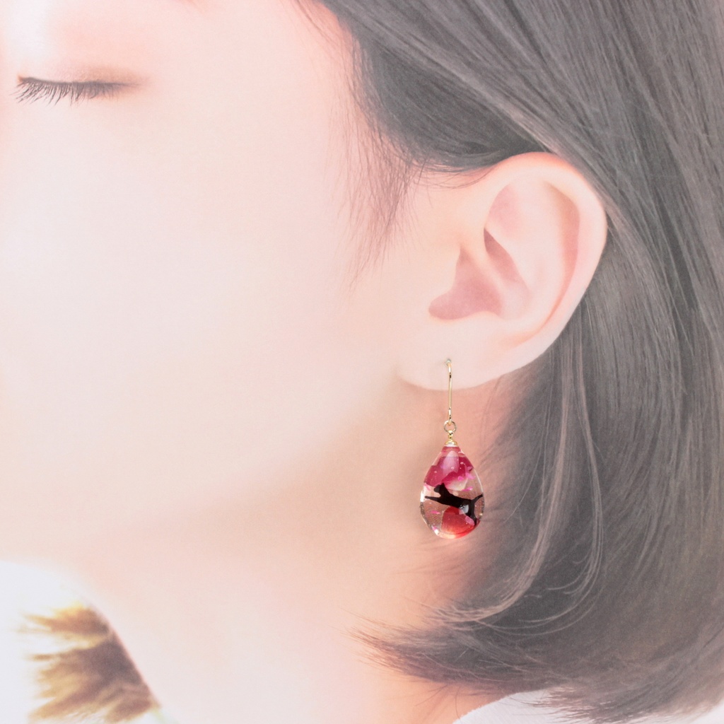 花びらと猫(1020) ピアス/イヤリング/ノンホールピアス/樹脂ピアス