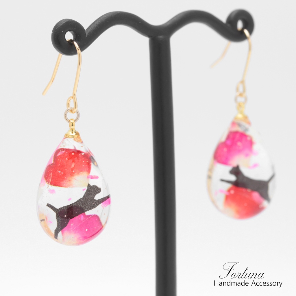 花びらと猫(1020) ピアス/イヤリング/ノンホールピアス/樹脂ピアス