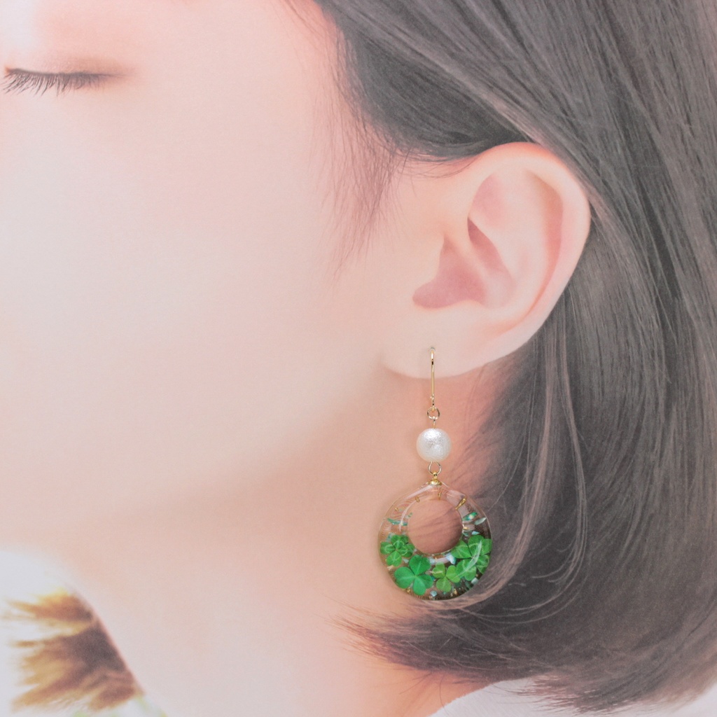 幸せのクローバー(1031) ピアス/イヤリング/ノンホールピアス/樹脂ピアス