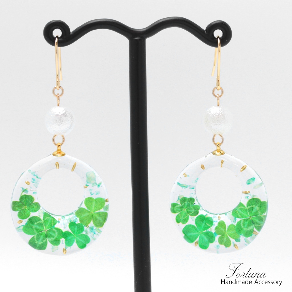 幸せのクローバー(1031) ピアス/イヤリング/ノンホールピアス/樹脂ピアス