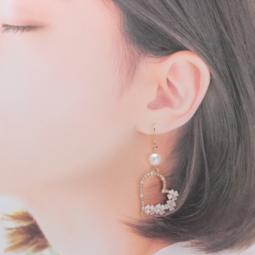 ハートフラワー×コットンパール(1038) ピアス/イヤリング/ノンホールピアス/樹脂ピアス
