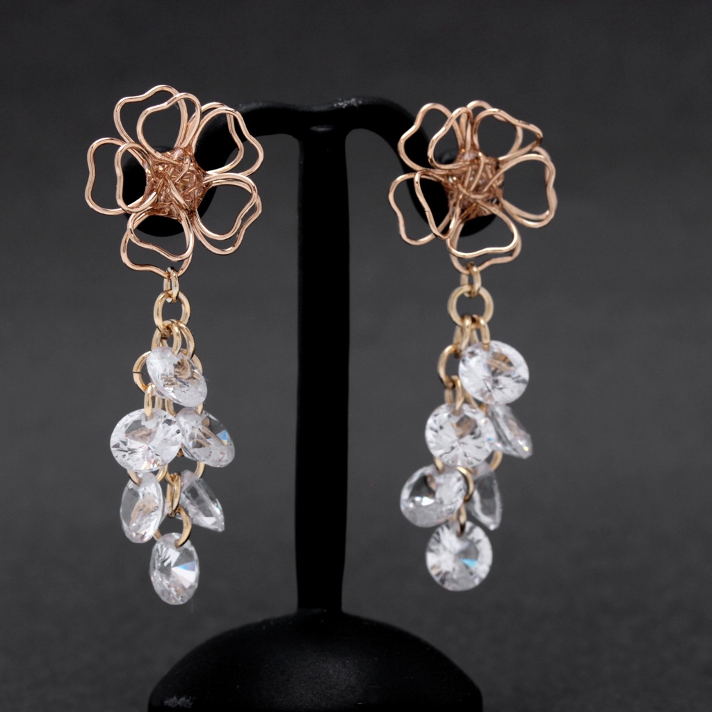 花と揺れるクリスタル(1052) ピアス/ノンホールピアス/樹脂ピアス