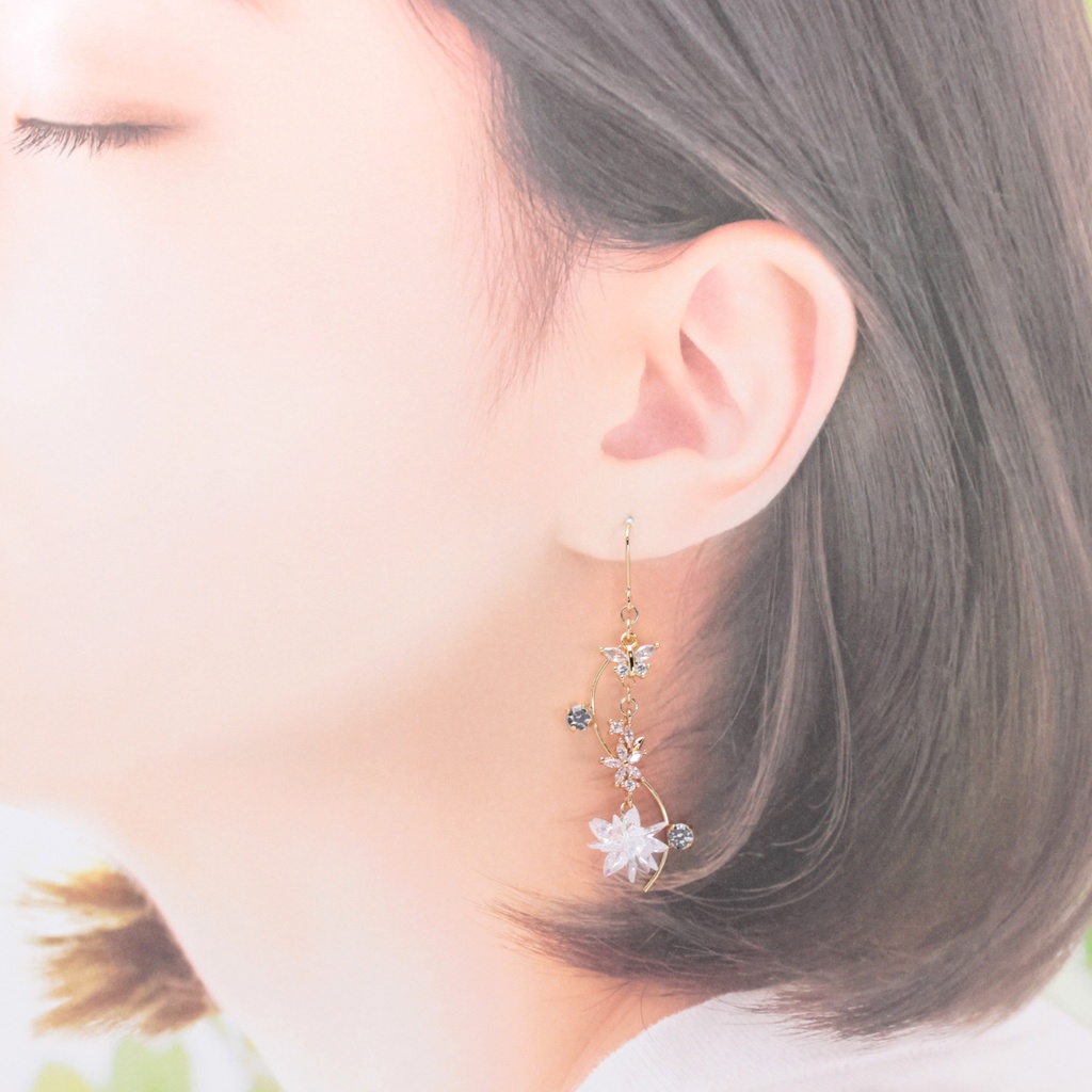 Long crystal(1085) ピアス/イヤリング/ノンホールピアス/樹脂ピアス