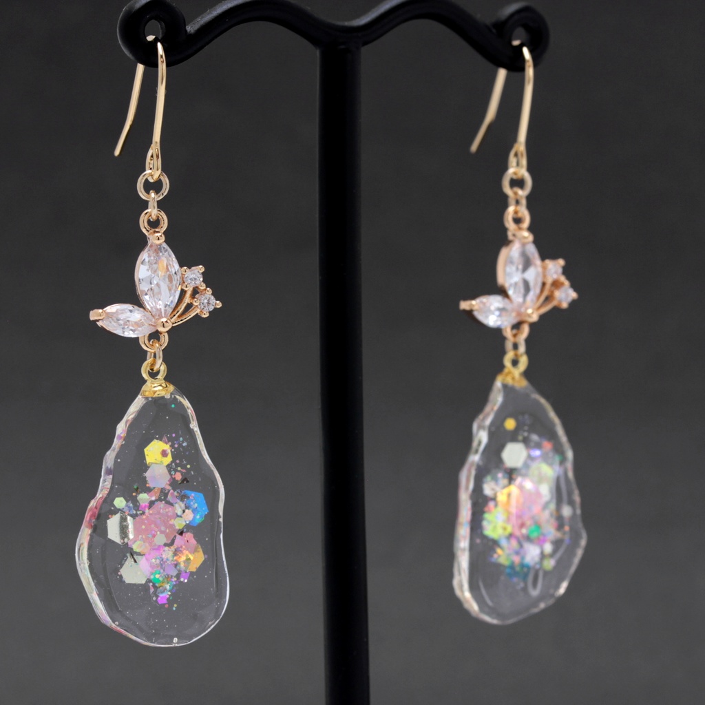 蝶とキラキラ(1089) ピアス/イヤリング/ノンホールピアス/樹脂ピアス