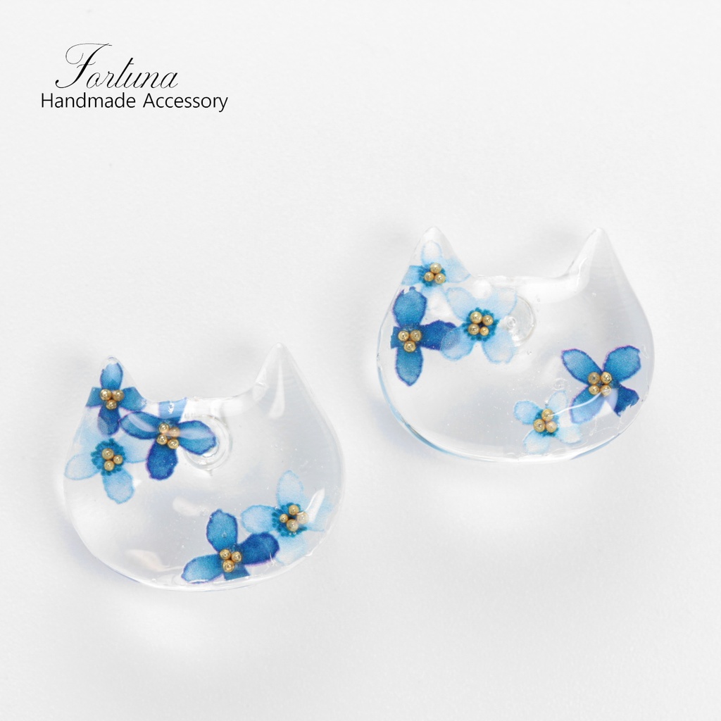 ブルーフラワーのねこ(1106) ピアス/ノンホールピアス/樹脂ピアス