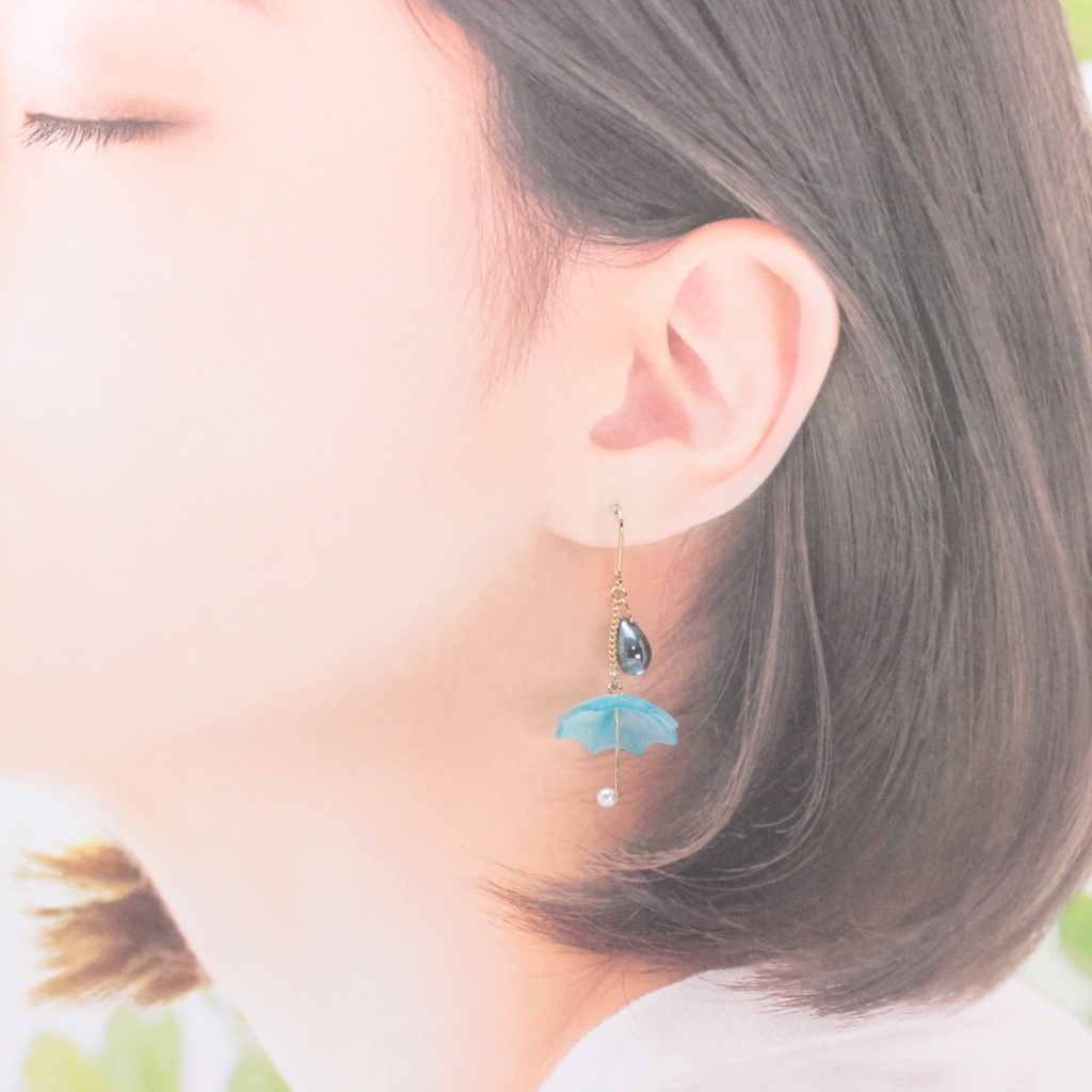 傘と雲~SkyBlue~(1116) ピアス/イヤリング/ノンホールピアス/樹脂ピアス