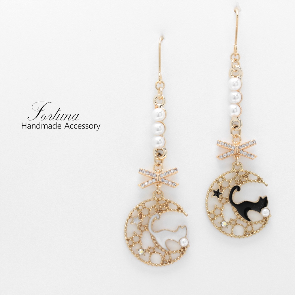 月と猫(1123) ピアス/イヤリング/ノンホールピアス/樹脂ピアス