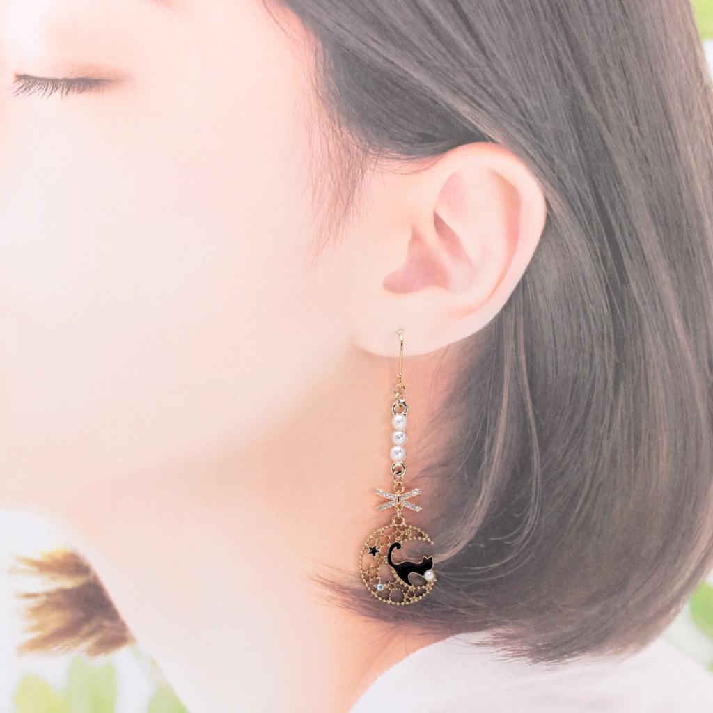 月と猫(1123) ピアス/イヤリング/ノンホールピアス/樹脂ピアス