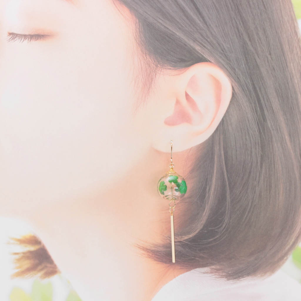 風鈴~クローバー~(1131) ピアス/イヤリング/ノンホールピアス/樹脂ピアス