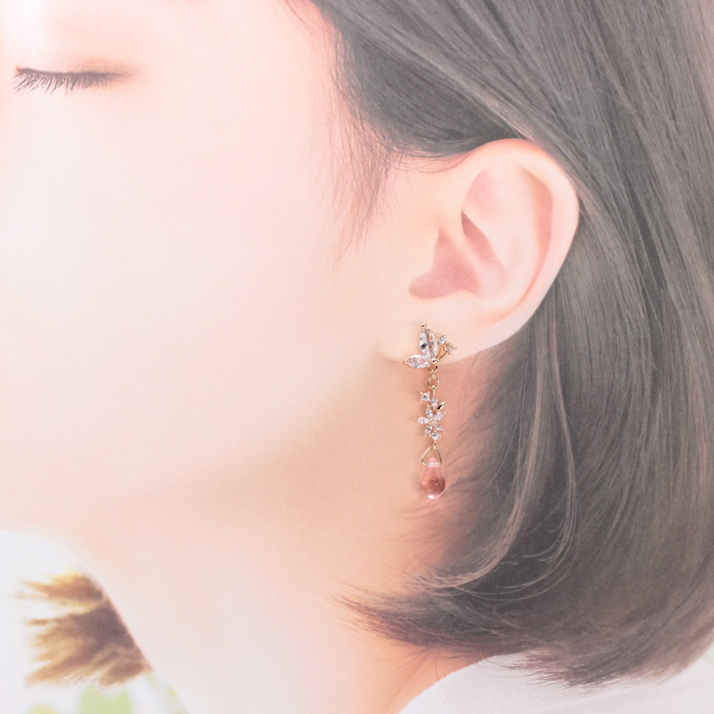 ガラスの蝶と雫(1143) ピアス/ノンホールピアス/樹脂ピアス