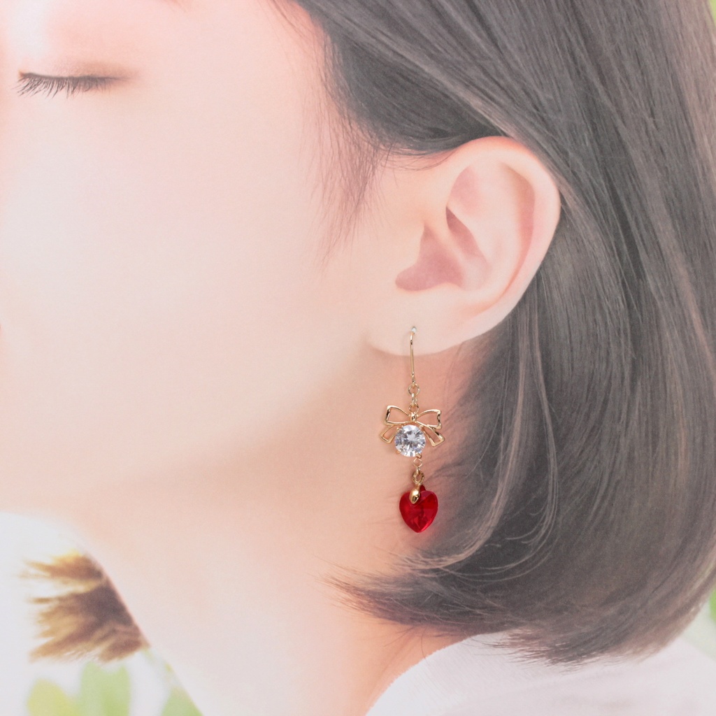 リボンと赤いハート(1167) ピアス/イヤリング/ノンホールピアス/樹脂ピアス