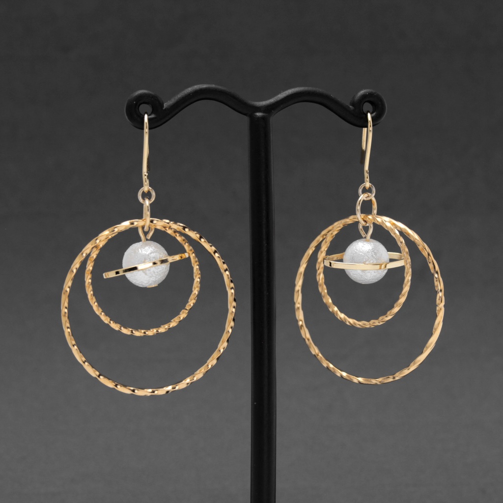 土星の環~White~(1207) ピアス/イヤリング/ノンホールピアス/樹脂ピアス