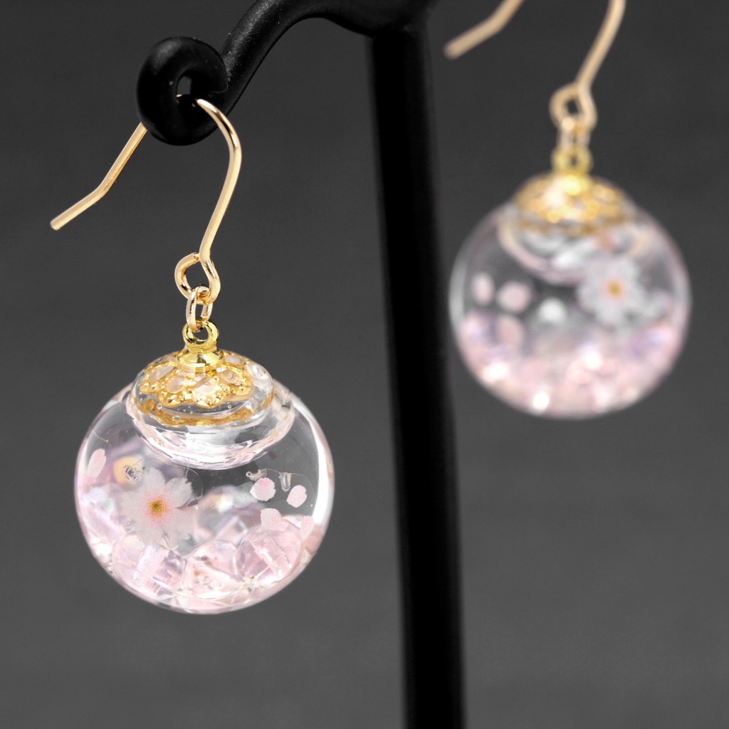水に浮かぶ桜(1223) ピアス/イヤリング/ノンホールピアス/樹脂ピアス