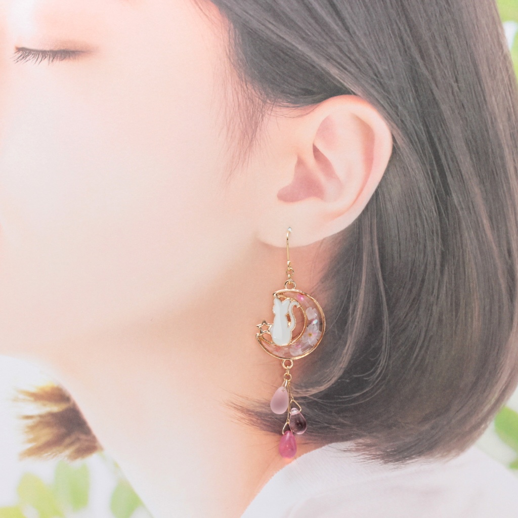 月桜と白猫(1226) ピアス/イヤリング/ノンホールピアス/樹脂ピアス
