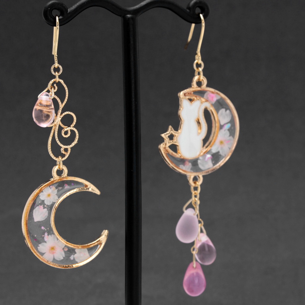 月桜と白猫(1226) ピアス/イヤリング/ノンホールピアス/樹脂ピアス
