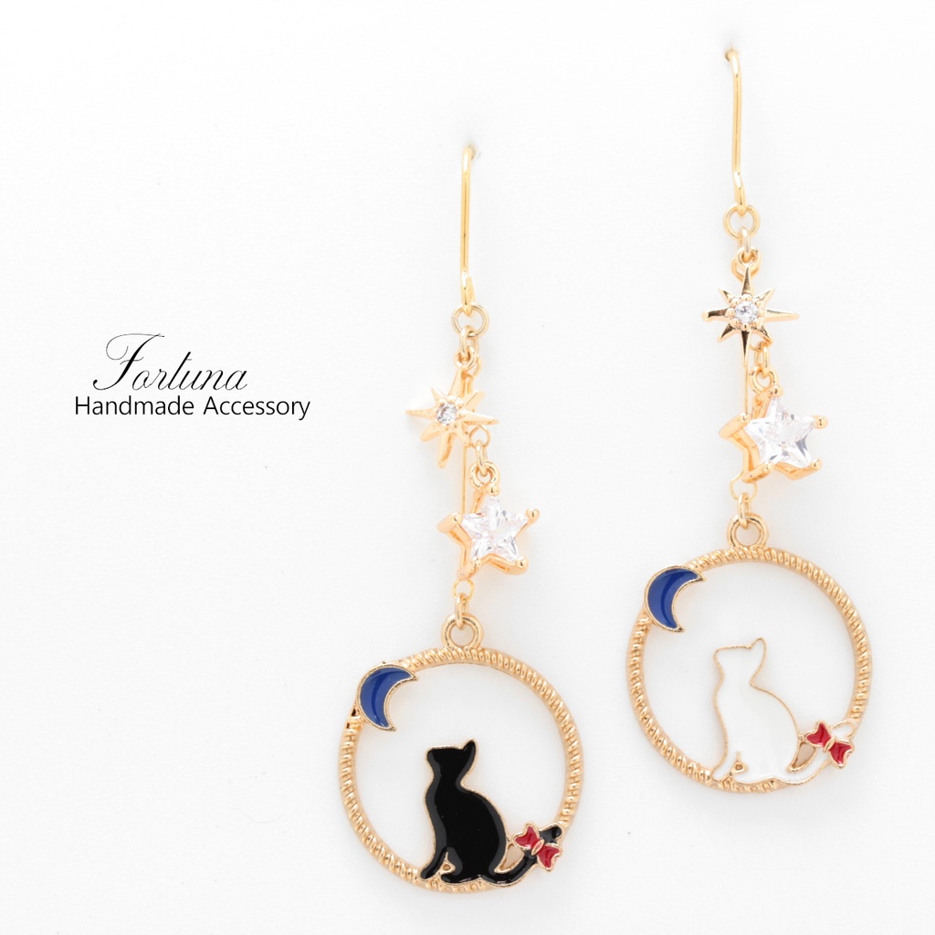 星空を眺める猫(1242) ピアス/イヤリング/ノンホールピアス/樹脂ピアス
