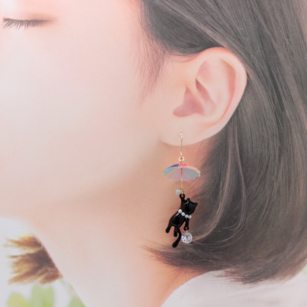 傘とゆらゆら黒猫(1281) ピアス/イヤリング/ノンホールピアス/樹脂ピアス