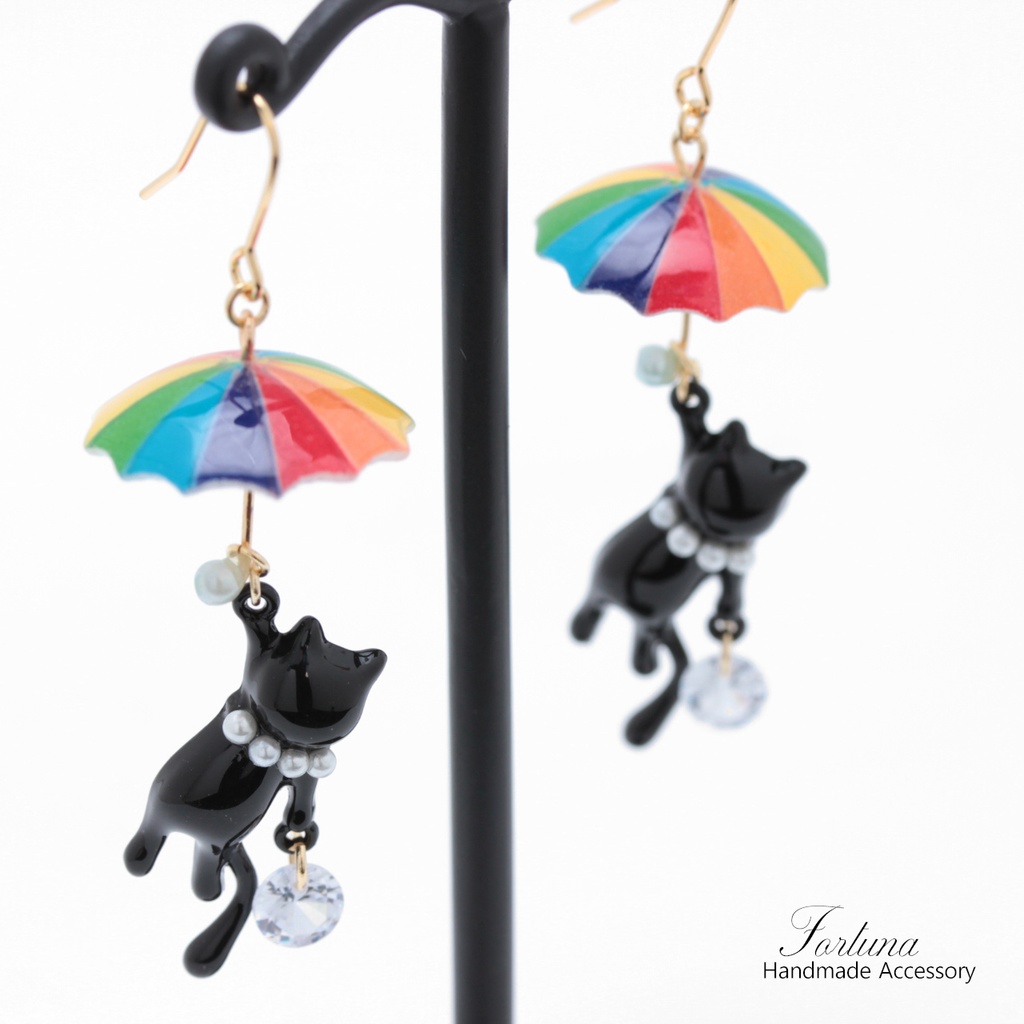 傘とゆらゆら黒猫(1281) ピアス/イヤリング/ノンホールピアス/樹脂ピアス