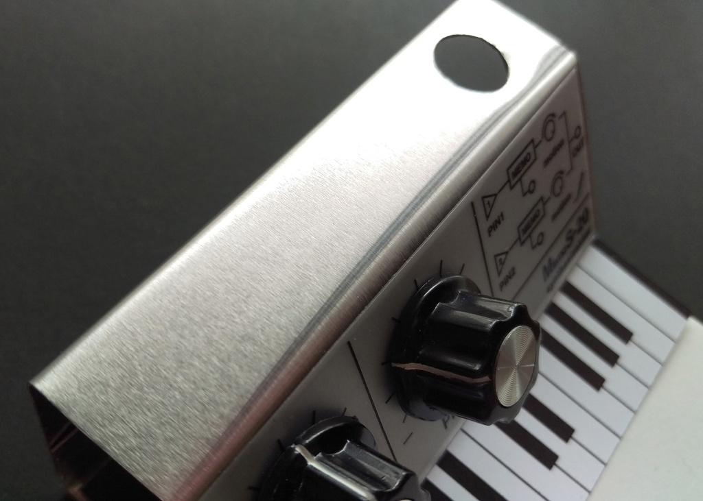 【メモ帳】MemoS-20A(アルミ仕様)シンセサイザー型・ペンスタンドメモ・SKP付き