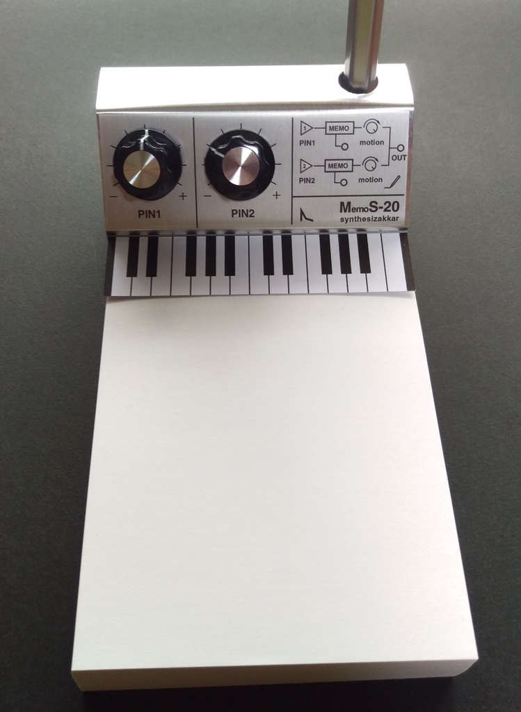 【メモ帳】MemoS-20A(アルミ仕様)シンセサイザー型・ペンスタンドメモ・SKP付き