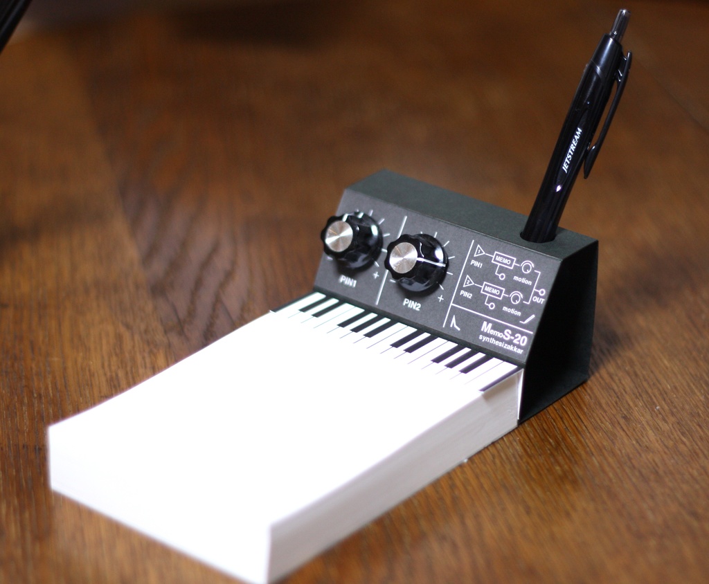 【メモ帳】MemoS-20PE シンセサイザー型・ペンスタンドメモ・SKP付き