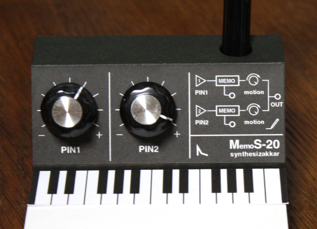 【メモ帳】MemoS-20PE シンセサイザー型・ペンスタンドメモ・SKP付き