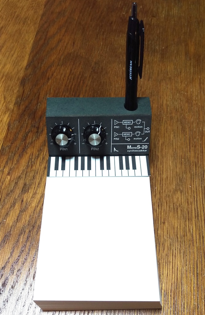 【メモ帳】MemoS-20PE シンセサイザー型・ペンスタンドメモ・SKP付き