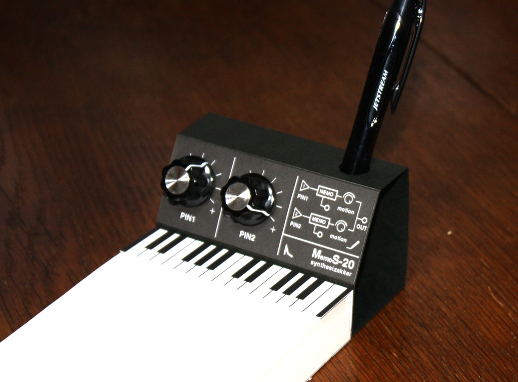 【メモ帳】MemoS-20PE シンセサイザー型・ペンスタンドメモ・SKP付き