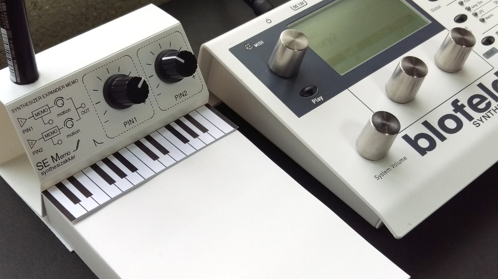 【メモ帳】SEMemo シンセサイザー型・ペンスタンドメモ・SKP付き