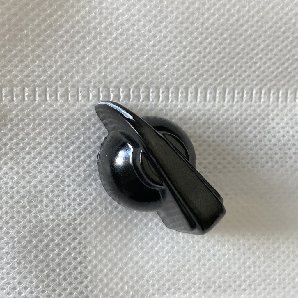 【ピンバッジ】 シンセツマミ型ピンバッジ・ セレクター SKB