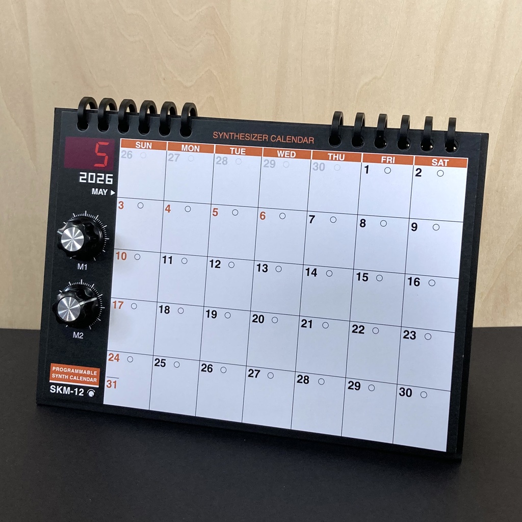 【2026年カレンダー】シンセカレンダー SKM-12 月ごとのシンセ 卓上・マグネット