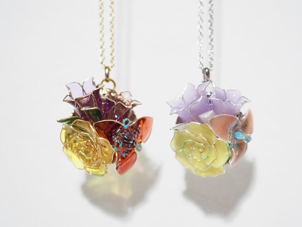 三位一体フラワーネックレス