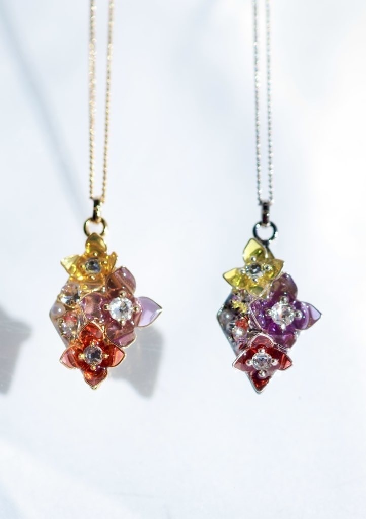 マテンロクロスフラワー ネックレス(菱形)