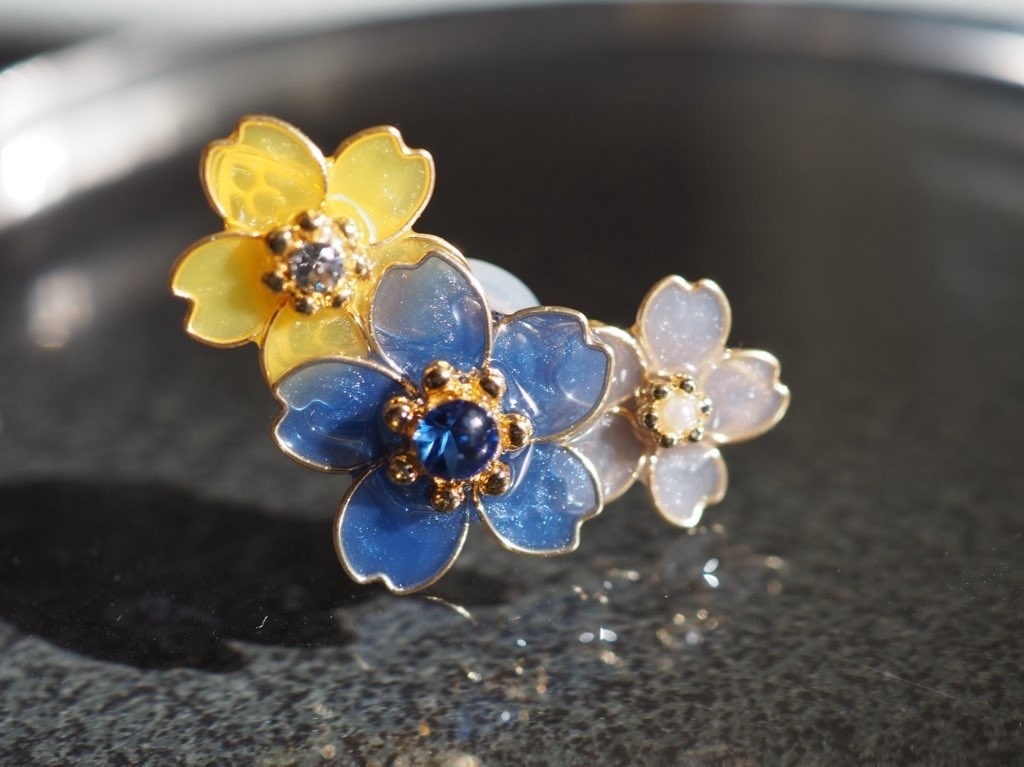 染め桜　─満開─  イヤーカフ