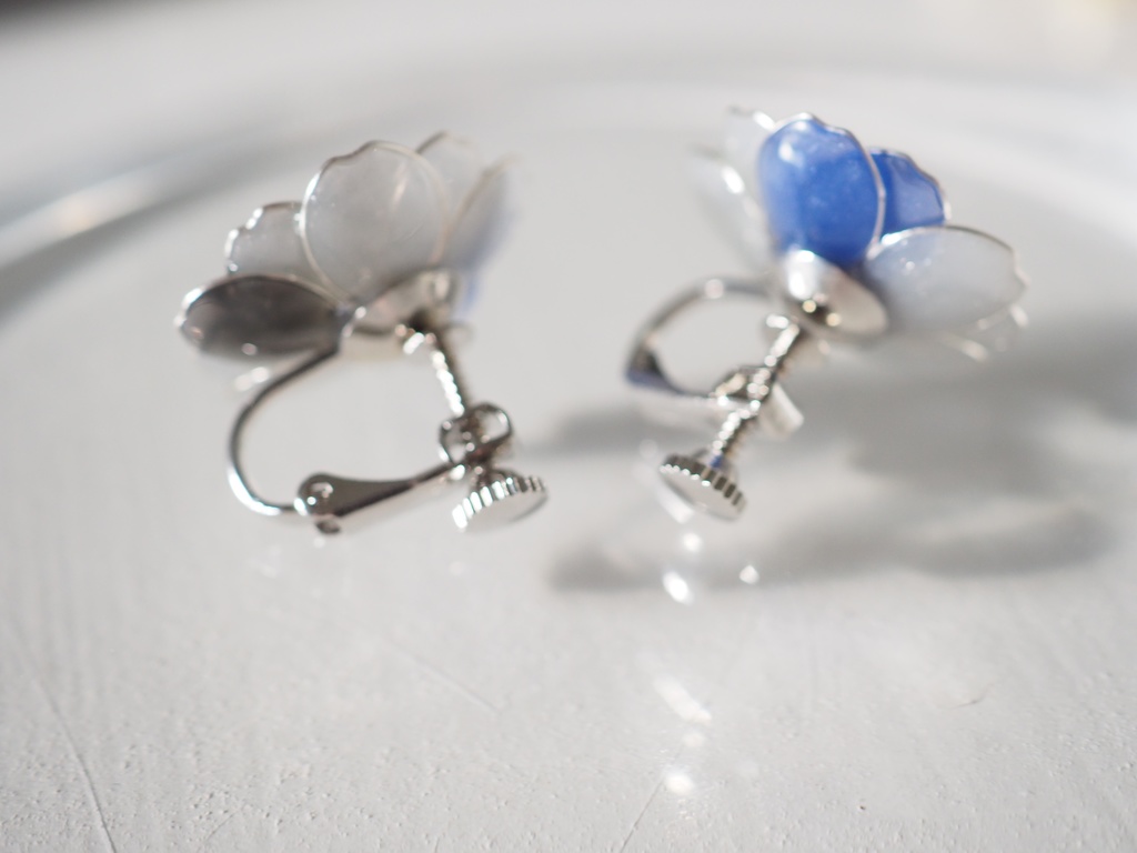 八重桜の耳飾り