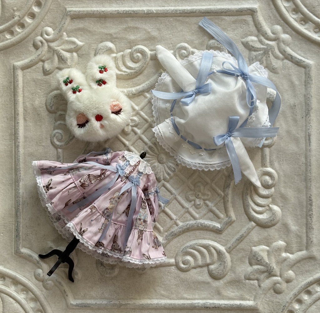 うさぎのネグリジェ風ワンピース 1/12サイズ