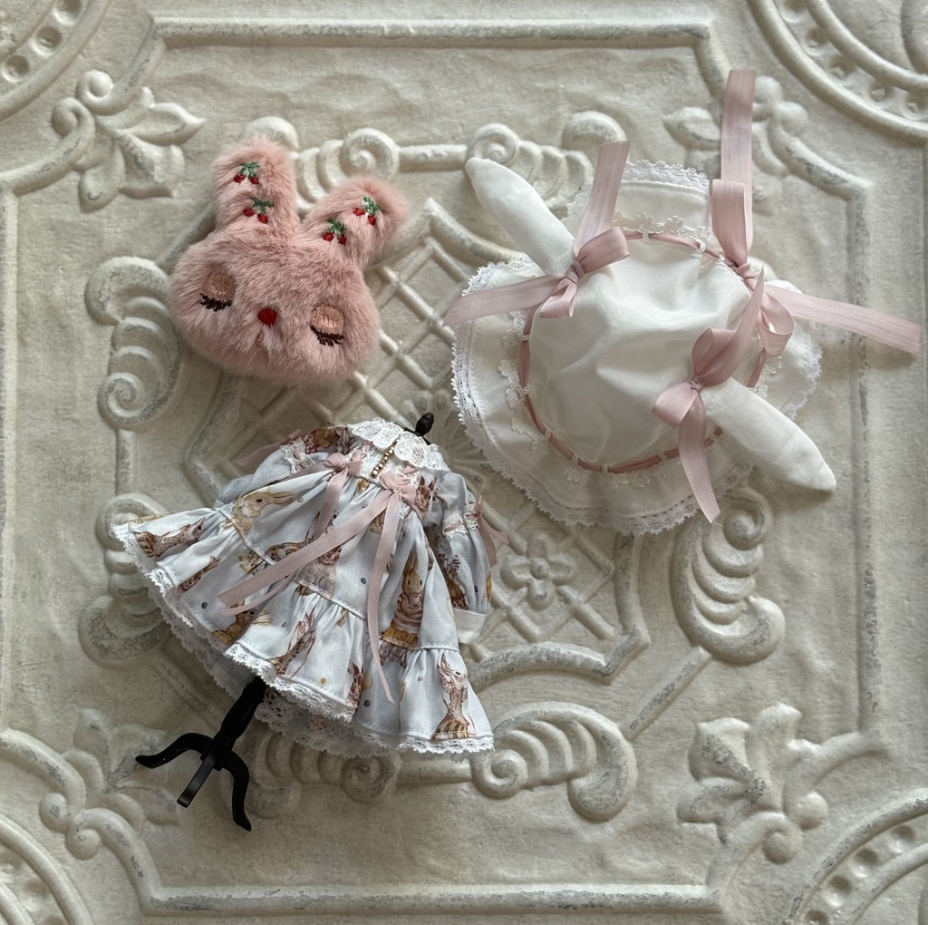 うさぎのネグリジェ風ワンピース 1/12サイズ