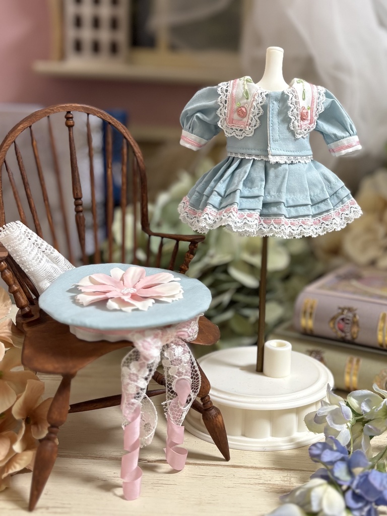 1/8サイズ 刺繍襟のセーラー風セットアップ