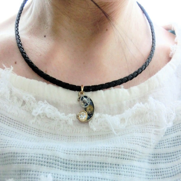 月と歯車のヴィンテージスワロフスキー チョーカー クリスタル No、3