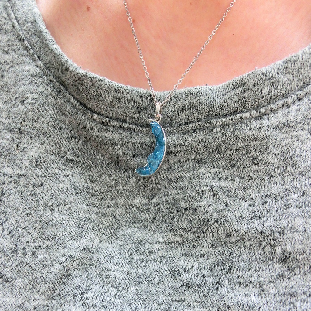 ブルームーン~青い月~ネックレス