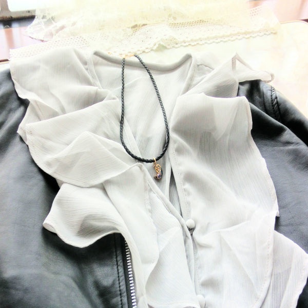 神秘の宇宙 月と歯車 ヴィンテージスワロフスキー レザーチョーカー 一点もの NO104