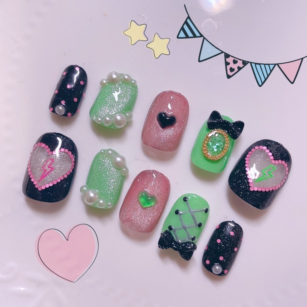 ツイステ 量産型 ﾘﾘｱｲﾒｰｼﾞネイル Universe Nail Booth